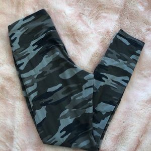 Express - Camo Leggings